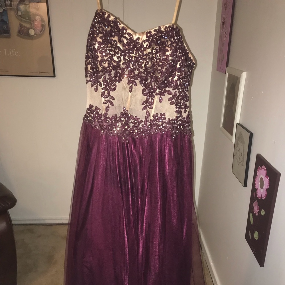 Plus size prom dress - Picture 2 of 5